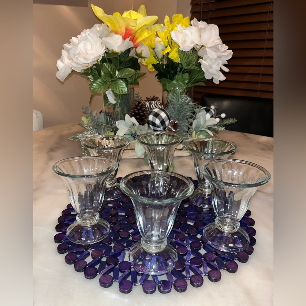 Beautiful Elegant Set of 4-Libbey Ice Cream Sundae Parfait Clear Glasses